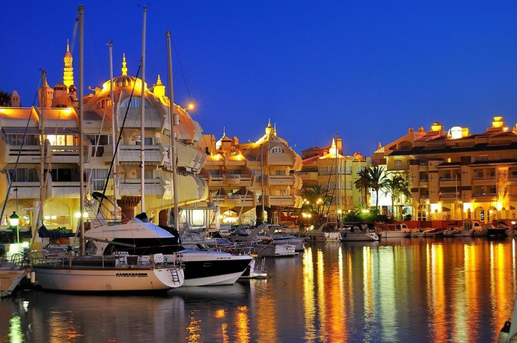 Apartamento Benalmadena Puerto Marina Apartment ภายนอก รูปภาพ