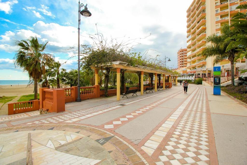 Apartamento Benalmadena Puerto Marina Apartment ภายนอก รูปภาพ