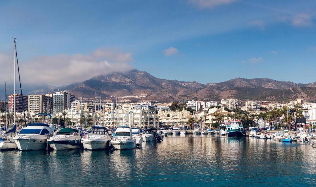 Apartamento Benalmadena Puerto Marina Apartment ภายนอก รูปภาพ